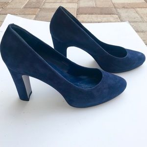 Tahari navy blue suede block heel platform pumps